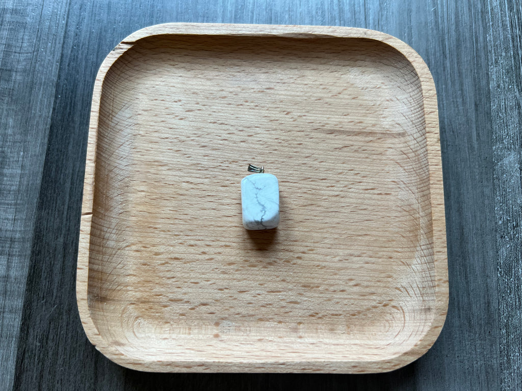 White Howlite Tumbled Stone Pendant Necklace