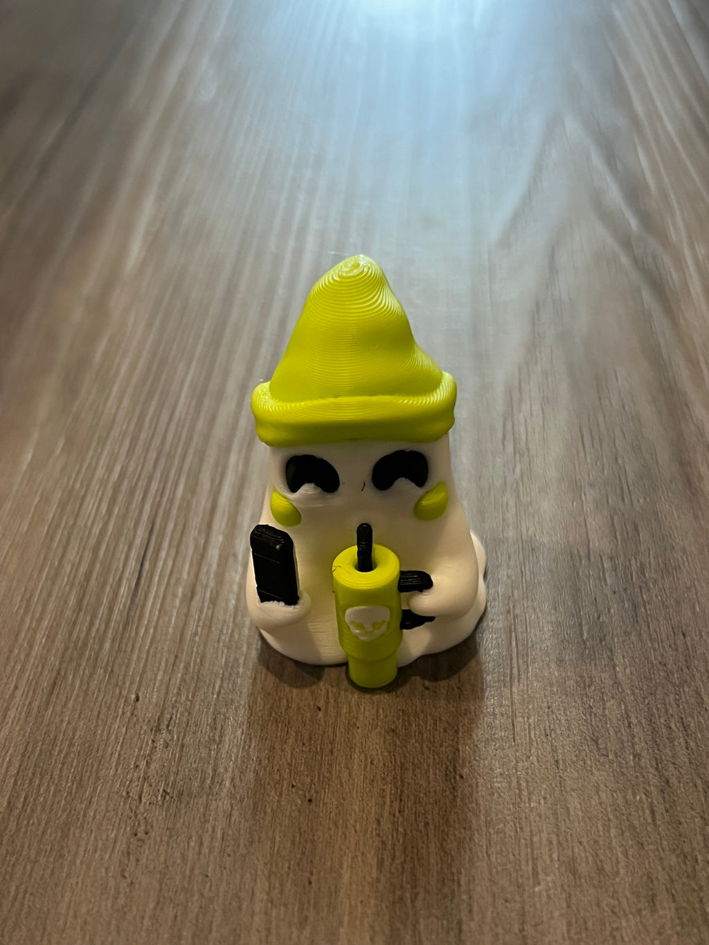 Mini Ghost w/ Phone & Cup 3D Print